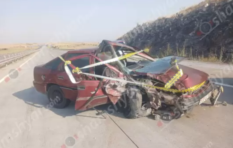 Գյումրի-Երևան ավտոճանապարհին բախվել են «Ford Transit»-ը և «Opel Vectra»-ն Գյումրի-Երևան ավտոճանապարհին բախվել են «Ford Transit»-ը և «Opel Vectra»-ն