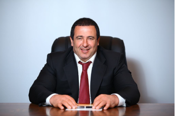 Իրենք ընդունում են, որ համատեղ բիզնեսի համար Գագիկ Ծառուկյանն ամեն ինչ արել է շատ բարձր մակարդակով, որ դրանք իրենք անձամբ են տեսել. փաստաբան (տեսանյութ) Իրենք ընդունում են, որ համատեղ բիզնեսի համար Գագիկ Ծառուկյանն ամեն ինչ արել է շատ բարձր մակարդակով, որ դրանք իրենք անձամբ են տեսել. փաստաբան (տեսանյութ)