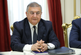 Նաիրի Հnւնանյանը ծննդյան արարողությանը մի քանի բաժակ խմելուց հետո հայտարարել էր՝ «հեսա մտնելու ենք ԱԺ, գնդшկшհшրենք և իշխանությունը վերցնենք». Ջհանգիրյան Նաիրի Հnւնանյանը ծննդյան արարողությանը մի քանի բաժակ խմելուց հետո հայտարարել էր՝ «հեսա մտնելու ենք ԱԺ, գնդшկшհшրենք և իշխանությունը վերցնենք». Ջհանգիրյան