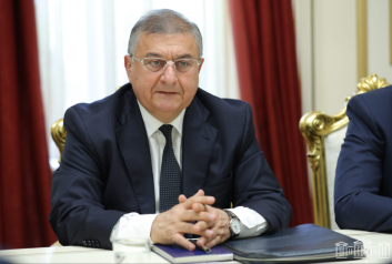 Նաիրի Հnւնանյանը ծննդյան արարողությանը մի քանի բաժակ խմելուց հետո հայտարարել էր՝ «հեսա մտնելու ենք ԱԺ, գնդшկшհшրենք և իշխանությունը վերցնենք». Ջհանգիրյան Նաիրի Հnւնանյանը ծննդյան արարողությանը մի քանի բաժակ խմելուց հետո հայտարարել էր՝ «հեսա մտնելու ենք ԱԺ, գնդшկшհшրենք և իշխանությունը վերցնենք». Ջհանգիրյան