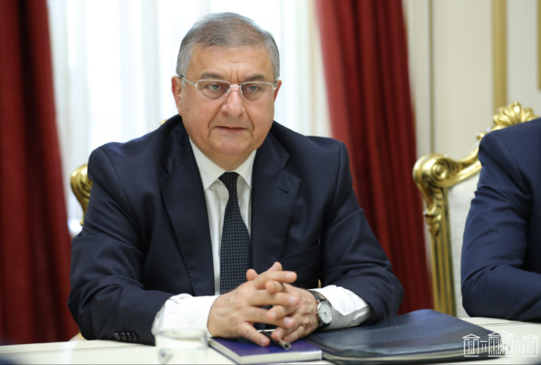Նաիրի Հnւնանյանը ծննդյան արարողությանը մի քանի բաժակ խմելուց հետո հայտարարել էր՝ «հեսա մտնելու ենք ԱԺ, գնդшկшհшրենք և իշխանությունը վերցնենք». Ջհանգիրյան Նաիրի Հnւնանյանը ծննդյան արարողությանը մի քանի բաժակ խմելուց հետո հայտարարել էր՝ «հեսա մտնելու ենք ԱԺ, գնդшկшհшրենք և իշխանությունը վերցնենք». Ջհանգիրյան