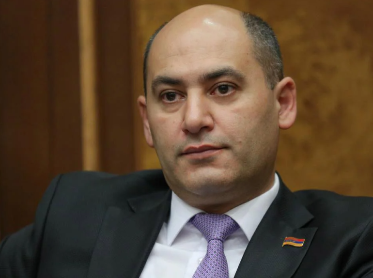 Կտանք անհրաժեշտ քանակությամբ քվե Վարդան Ղուկասյանին՝ առանց որևէ պաշտոնի, ակնկալիքի և որևէ պայմանավորվածության. Մարտուն Գրիգորյան Կտանք անհրաժեշտ քանակությամբ քվե Վարդան Ղուկասյանին՝ առանց որևէ պաշտոնի, ակնկալիքի և որևէ պայմանավորվածության. Մարտուն Գրիգորյան