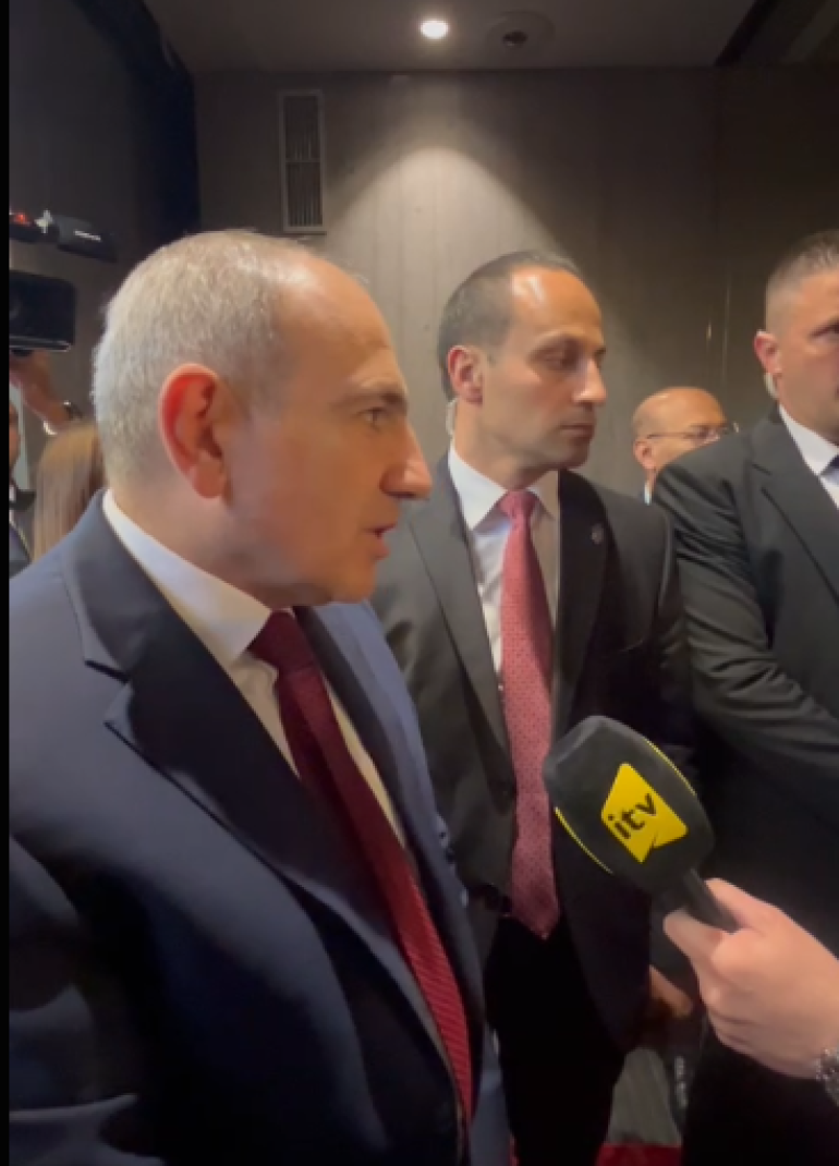 Մեր առաջարկած լուծումը հետևյալն է՝ ստորագրել խաղաղության պայմանագիր և դիմել ԵԱՀԿ-ին՝ միաժամանակ լուծարելու ԵԱՀԿ Մինսկի խումբը. Նիկոլ Փաշինյանը՝ ադրբեջանցի լրագրողին