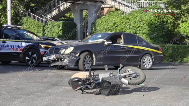 Երևանում բախվել են «Mercedes»-ն ու մոտոցիկլը, մայր ու անչափահաս որդին հոսպիտալացվել են