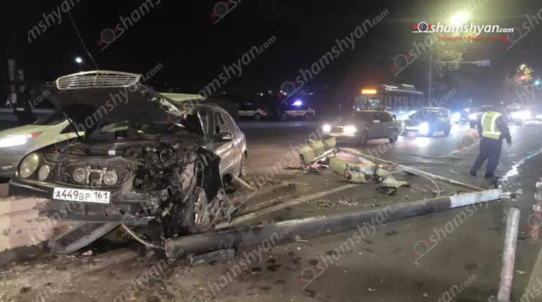 Ռուսական համարանիշներով «Mercedes»-ը Իսակովի պողոտայում կոտրել է լուսակիրը և հայտնվել ճանապարհի մեջտեղում