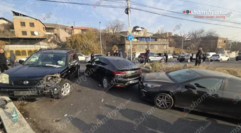 Թբիլիսյան խճուղում բախվել են «Nissan X-Trail»-ը, «Hyundai Elantra»-ն և «Kia»-ն. ճանապարհն ամբողջությամբ փակվել է