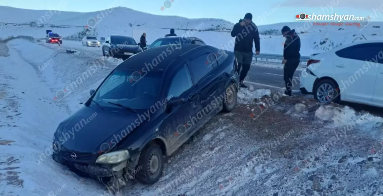 Բшխվել են «Tesla»-ն և «ֿBMW»-ն, ապա «Opel Astra»-ն բшխվել է վթшրված ավտոմեքենաներին, կան վիրшվորներ