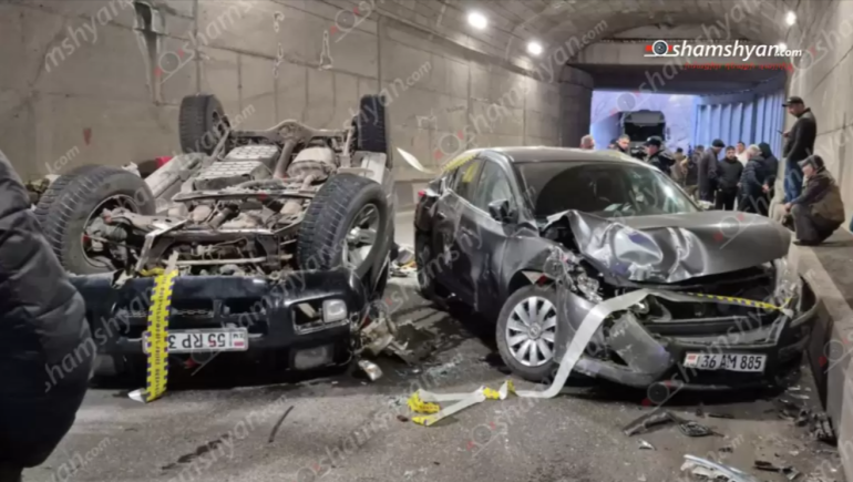 Վանաձոր-Ալավերդի ճանապարհի երկրորդ թունելում բшխվել են «Nissan Sentra»-ն և «Nissan Pathfinder»-ը, վերջինը գլխիվայր հայտնվել է ճանապարհի երթևեկելի գոտում