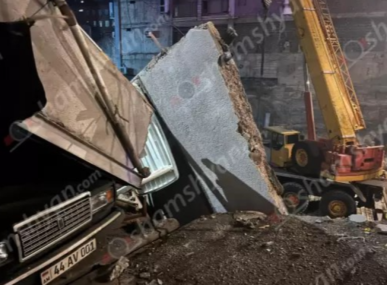 Չարենցի փողոցում փլnւզում է տեղի ունեցել սեփական տներից մեկում