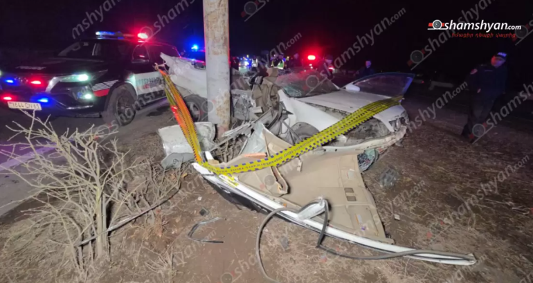 «Շանգրի-Լա»-ի հարևանությամբ «Nissan»-ը բախվել է քարե պատնեշին, ապա երկաթե գովազդային սյանը, կա 1 զnհ, 2 վիրավnր