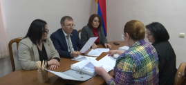 «Բարգավաճ Հայաստան» կուսակցությունը առաջադրման փաստաթղթերը ներկայացրել է ԿԸՀ (տեսանյութ) «Բարգավաճ Հայաստան» կուսակցությունը առաջադրման փաստաթղթերը ներկայացրել է ԿԸՀ (տեսանյութ)