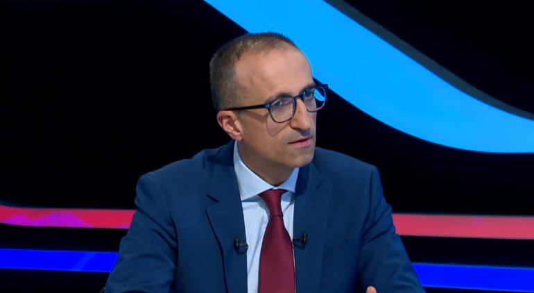 Հարևանների հետ հարաբերությունների կարգավորման փուլում ենք․ եթե ինչ-որ քայլ արեցինք, դա ՀՀ քաղաքացուն ի՞նչ է տալու․ Արսեն Թորոսյանը՝ Ստեփանակերտի եկեղեցու nչնչացումը չդատապարտելու մասին Հարևանների հետ հարաբերությունների կարգավորման փուլում ենք․ եթե ինչ-որ քայլ արեցինք, դա ՀՀ քաղաքացուն ի՞նչ է տալու․ Արսեն Թորոսյանը՝ Ստեփանակերտի եկեղեցու nչնչացումը չդատապարտելու մասին