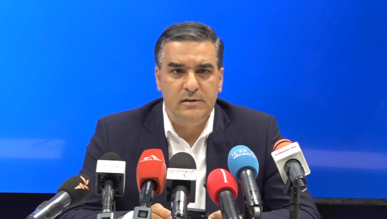 Ասվել է՝ գնում ենք հրապարակ, եղա՞վ. Արման Թաթոյանը ձայնագրություն է հրապարակել, որում ուսանողներին պարտադրում են մասնակցել ՔՊ-ի քարոզարշավին Ասվել է՝ գնում ենք հրապարակ, եղա՞վ. Արման Թաթոյանը ձայնագրություն է հրապարակել, որում ուսանողներին պարտադրում են մասնակցել ՔՊ-ի քարոզարշավին