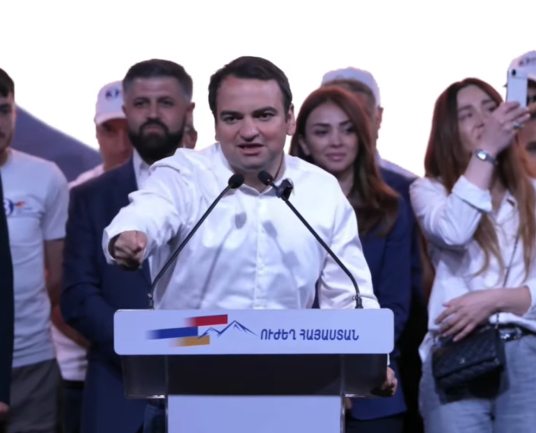 Լինելու է թույլ և ուժեղ խաղաղություն, թույլը՝ Փաշինյանի խաղաղությունն է, համեմված ադրբեջանցիներով, ուժեղ խաղաղությունը միայն հայի համար է