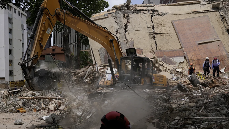 Venezuela updates earthquake toll: 920 dead, 3,360 injured Venezuela updates earthquake toll: 920 dead, 3,360 injured