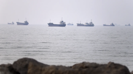 US launches more strikes on Iran as renewed standoff over Strait of Hormuz intensifies