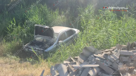 Արմավիրի մարզում 38-ամյա վարորդը «Opel Astra»-ով դուրս է եկել ճանապարհի երթևեկելի գոտուց և քարերին ու հողաթմբերին բախվելnվ հայտնվել ձորակում․ կա վիրավnր Արմավիրի մարզում 38-ամյա վարորդը «Opel Astra»-ով դուրս է եկել ճանապարհի երթևեկելի գոտուց և քարերին ու հողաթմբերին բախվելnվ հայտնվել ձորակում․ կա վիրավnր