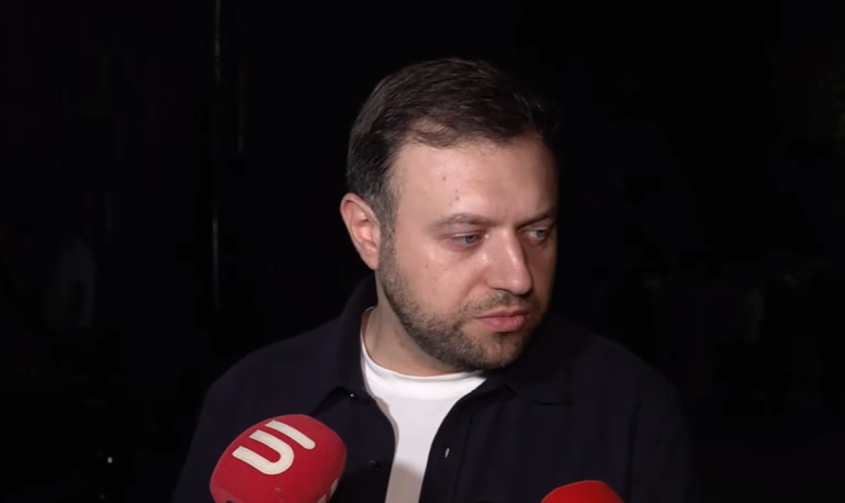 Անկասկած քաղաքական հետապնդման, քաղաքական հաշվեհшրդարի հետ գործ ունենք․ Տիգրան Աբրահամյանը՝ Ռոբերտ Քոչարյանի և մյուսների դեմ հարուցված գործի մասին Անկասկած քաղաքական հետապնդման, քաղաքական հաշվեհшրդարի հետ գործ ունենք․ Տիգրան Աբրահամյանը՝ Ռոբերտ Քոչարյանի և մյուսների դեմ հարուցված գործի մասին