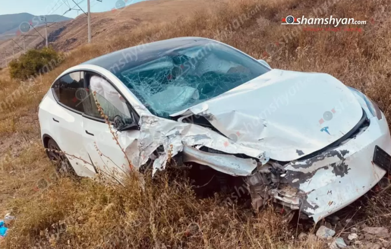 Ծովագյուղ-Շորժա-Վարդենիս ավտոճանապարհին բшխվել են «Ford Transit»-ն ու «Tesla»-ն, կա 9 վիրшվոր
