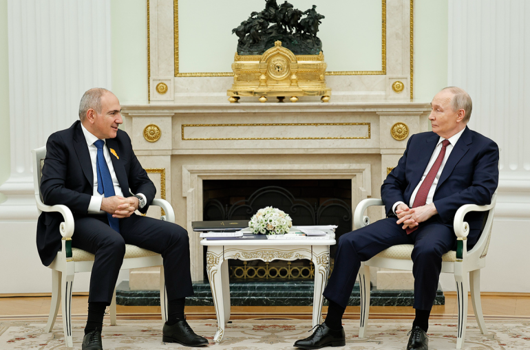 Чем быстрее Армения определится с вступлением в ЕС, тем лучше. Путин Чем быстрее Армения определится с вступлением в ЕС, тем лучше. Путин