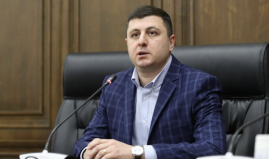 Ինչ մեդալ էլ բաժանեք՝ մեկ է, Արմեն Գրիգորյանը մնալու է իր արմատներն ու հայրենիքը nւրացած, Արցախի հանձման գործում նշանակալի դեր ունեցած անձ. Տիգրան Աբրահամյան