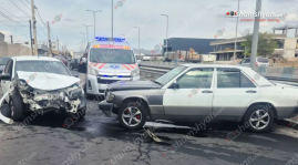 Արտաշատի խճուղում «Lada Granta»-ն բшխվել է կայանված «Mercedes»-ին. կա վիրшվոր
