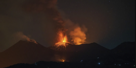 Etna erupts again: chaos at Catania airport, risk of higher air fares