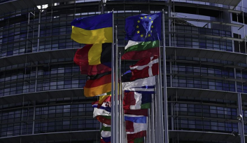 ЕС готовит "дорожные карты" для вступления в блок Украины, Молдавии, Черногории и Албании