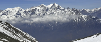 Nepal avalanche kills at least 2, leaves several missing Nepal avalanche kills at least 2, leaves several missing