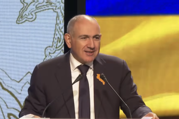 Այսօր էլ հավատացյալ բառի մեջ կա նեգատիվ ընկալում, որովհետև կան հավատացյալներ և կան ուղղակի նորմալ քաղաքացիներ. Փաշինյան