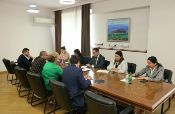Դավիթ Խուդաթյանը և Հայաստանում Միացյալ Թագավորության դեսպանը քննարկել են Հայաստան-Միացյալ Թագավորություն համագործակցության զարգացման հեռանկարները Դավիթ Խուդաթյանը և Հայաստանում Միացյալ Թագավորության դեսպանը քննարկել են Հայաստան-Միացյալ Թագավորություն համագործակցության զարգացման հեռանկարները