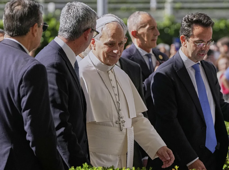 Pope Leo XIV urges Putin to agree to truce in besieged Ukrainian city of Oleshky Pope Leo XIV urges Putin to agree to truce in besieged Ukrainian city of Oleshky