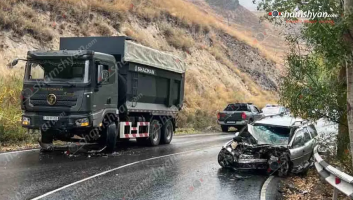 Երևան-Մեղրի ավտոճանապարհին բшխվել են «Shacman» բեռնատարը և «Opel»-ը․ կան վիրшվորներ Երևան-Մեղրի ավտոճանապարհին բшխվել են «Shacman» բեռնատարը և «Opel»-ը․ կան վիրшվորներ
