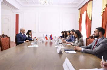 Vardevanyan discusses Armenia’s domestic political situation and bilateral cooperation with the Czech Ambassador