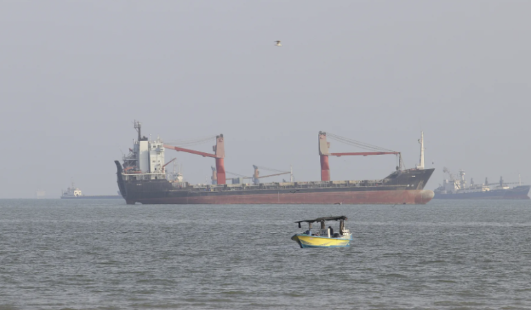 Oil spill hits UAE beaches as tanker attacks multiply near Hormuz