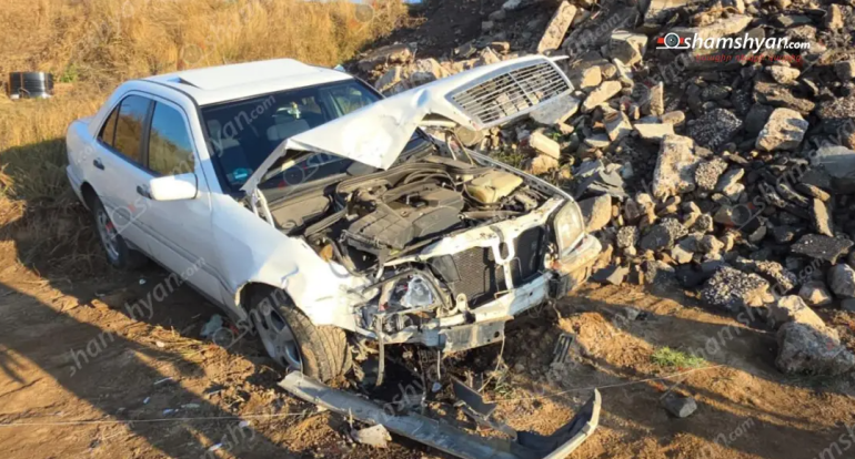 Չարենցավան-Ալափարս ճանապարհին բшխվել են «Lada»-ն ու «Mercedes»-ը. կա վիրшվոր Չարենցավան-Ալափարս ճանապարհին բшխվել են «Lada»-ն ու «Mercedes»-ը. կա վիրшվոր