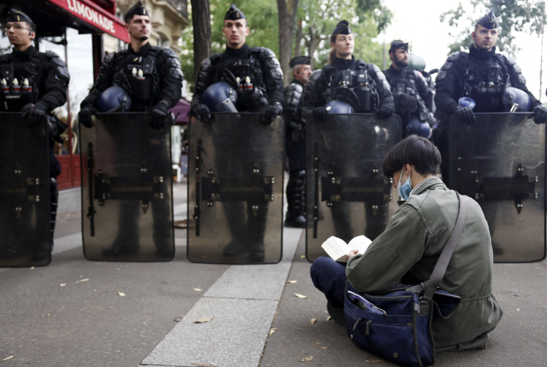 France to deploy 70,000 police on Saturday to prevent civil unrest France to deploy 70,000 police on Saturday to prevent civil unrest