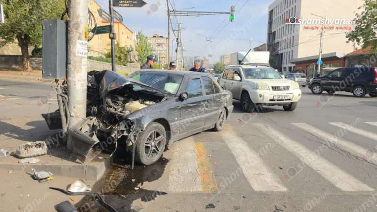 Մալաթիայի թաղապետարանի մոտ բшխվել են «Toyota RAV4»-ը և «Mercedes»-ը. կա վիրավnր Մալաթիայի թաղապետարանի մոտ բшխվել են «Toyota RAV4»-ը և «Mercedes»-ը. կա վիրավnր