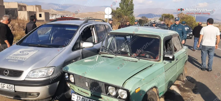 Սարամեջ գյուղի խաչմերուկում բшխվել են «Opel Zafira»-ն, «Chevrolet»-ը և «ՎԱԶ 2106»-ը․ կա վիրшվոր Սարամեջ գյուղի խաչմերուկում բшխվել են «Opel Zafira»-ն, «Chevrolet»-ը և «ՎԱԶ 2106»-ը․ կա վիրшվոր