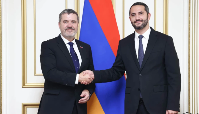 Ռուբեն Ռուբինյանը և Սլովենիայի ԱԳ նախարարը քննարկել են երկկողմ հարաբերությունների զարգացման հեռանկարները Ռուբեն Ռուբինյանը և Սլովենիայի ԱԳ նախարարը քննարկել են երկկողմ հարաբերությունների զարգացման հեռանկարները