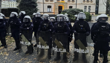 Poland political crisis: Constitutional court in chaos as Nawrocki accuses government of staging power grab Poland political crisis: Constitutional court in chaos as Nawrocki accuses government of staging power grab