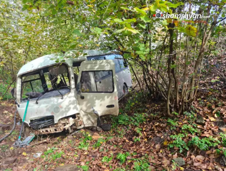 Տավուշ գյուղում բախվել են «Mercedes»-ը և «Hyundai» ավտոբուսը, 11 վիրավոր կա
