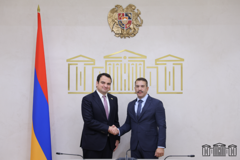 «Ուժեղ Հայաստան»-ն ու Կիպրոսի դեսպանը մտքեր են փոխանակել ներքաղաքական իրավիճակին և տարածաշրջանային անվտանգությանը վերաբերող հարցերի շուրջ «Ուժեղ Հայաստան»-ն ու Կիպրոսի դեսպանը մտքեր են փոխանակել ներքաղաքական իրավիճակին և տարածաշրջանային անվտանգությանը վերաբերող հարցերի շուրջ