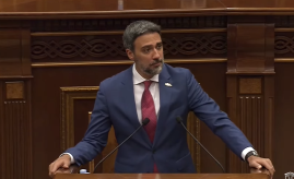 Եկեք, ներողություն խնդրեք Նարեկ Կարապետյանից. Արամ Վարդևանյանը` ՔՊ-ականներին Եկեք, ներողություն խնդրեք Նարեկ Կարապետյանից. Արամ Վարդևանյանը` ՔՊ-ականներին