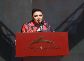 «Բարգավաճ Հայաստան» կուսակցության իրավաբանների թիմը վաղն արդեն դիմելու է Սահմանադրական դատարան. Իվետա Տոնոյան «Բարգավաճ Հայաստան» կուսակցության իրավաբանների թիմը վաղն արդեն դիմելու է Սահմանադրական դատարան. Իվետա Տոնոյան