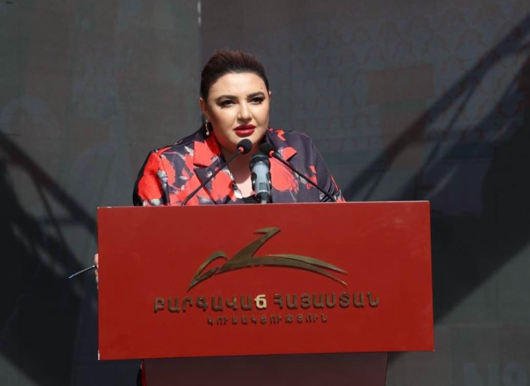 «Բարգավաճ Հայաստան» կուսակցության իրավաբանների թիմը վաղն արդեն դիմելու է Սահմանադրական դատարան. Իվետա Տոնոյան «Բարգավաճ Հայաստան» կուսակցության իրավաբանների թիմը վաղն արդեն դիմելու է Սահմանադրական դատարան. Իվետա Տոնոյան