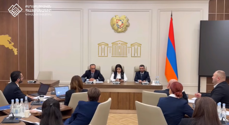 Կարգավիճակի հետ կապված հարցը լուծված և փակված է ՀՀ կառավարության որոշմամբ. ՆԳ փոխնախարարը՝ արցախցիների հետ հանդիպման ժամանակ Կարգավիճակի հետ կապված հարցը լուծված և փակված է ՀՀ կառավարության որոշմամբ. ՆԳ փոխնախարարը՝ արցախցիների հետ հանդիպման ժամանակ