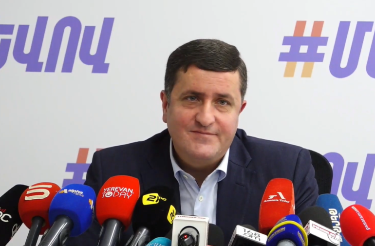 Այս տարի ատոմակայանը կանգնելու է 150 օր, կանխատեսվել է 12.7 մլրդ դրամ այլ ֆինանսական եկամուտ, թող հանձնաժողովը պատասխանի՝ որտեղից այդ գումարը. Դավիթ Ղազինյան Այս տարի ատոմակայանը կանգնելու է 150 օր, կանխատեսվել է 12.7 մլրդ դրամ այլ ֆինանսական եկամուտ, թող հանձնաժողովը պատասխանի՝ որտեղից այդ գումարը. Դավիթ Ղազինյան