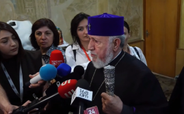 Մենք կատարեցինք մեր ընտրությունը, որ Աստված անսասան պահի հայոց պետությունը, օրհնի մեր ժողովրդին՝ հաղթահարելու ծանր այս փորձությունները. Վեհափառ Մենք կատարեցինք մեր ընտրությունը, որ Աստված անսասան պահի հայոց պետությունը, օրհնի մեր ժողովրդին՝ հաղթահարելու ծանր այս փորձությունները. Վեհափառ