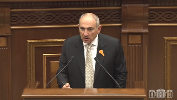 Եթե դուք Հարավկովկասյան երկաթուղիների մասին պատրաստվում էիք հարց տալ, բարի լինեիք բացել, կարդալ. Կառավարությունը բոլոր պայմանագրերը անգիր չի հիշում. Փաշինյան Եթե դուք Հարավկովկասյան երկաթուղիների մասին պատրաստվում էիք հարց տալ, բարի լինեիք բացել, կարդալ. Կառավարությունը բոլոր պայմանագրերը անգիր չի հիշում. Փաշինյան